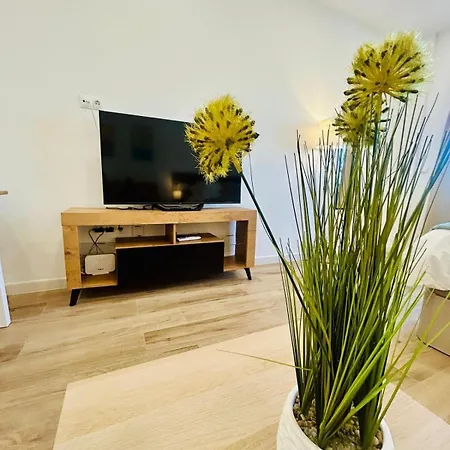 Apartment Chic Premiere